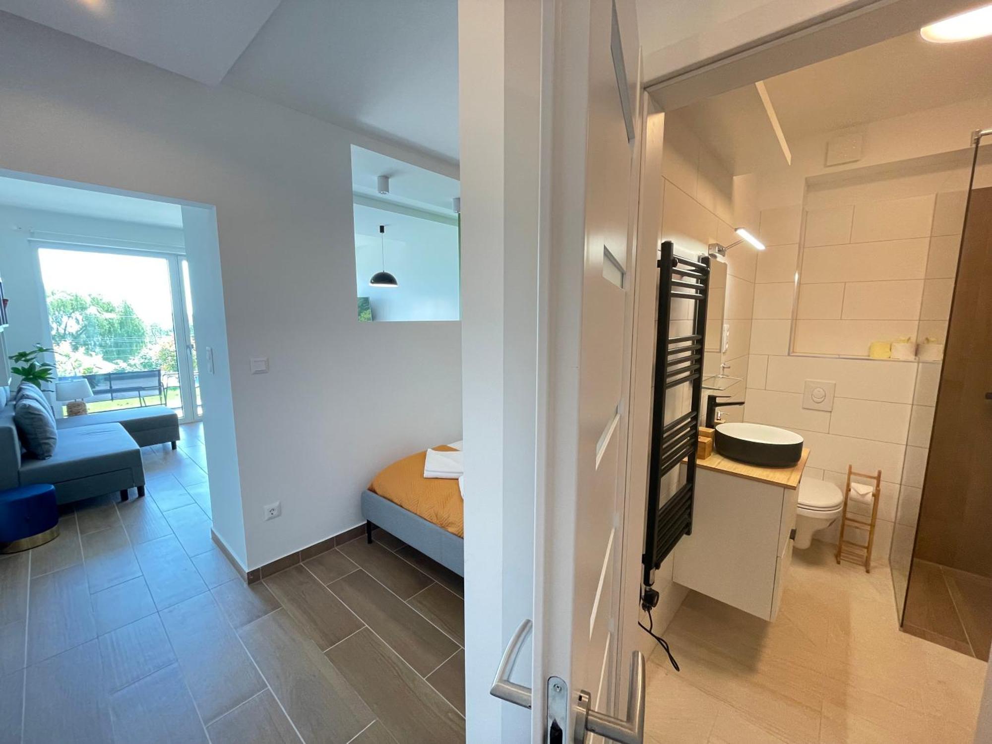Panorama Superior Apartments - Pool, Garden, Parking Balatonalmádi Eksteriør billede